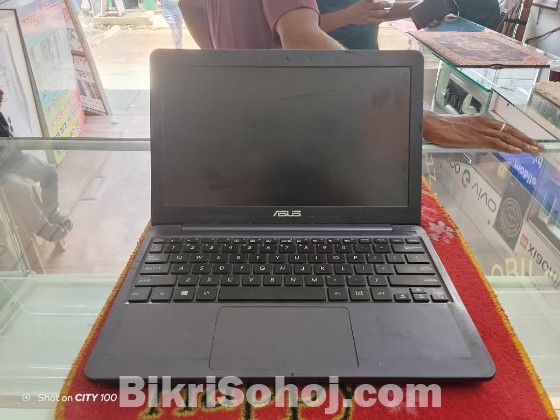 Asus E203mah